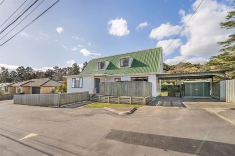 Photo of property in 1 Garth Lane, Maoribank, Upper Hutt, 5018