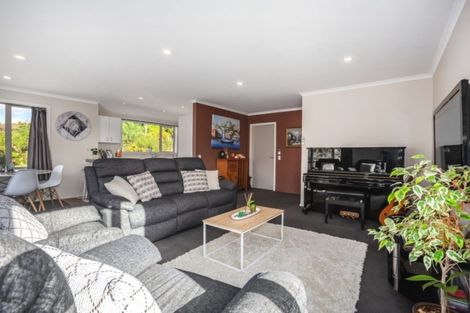 Photo of property in 2 Abbey Way, Whitby, Porirua, 5024