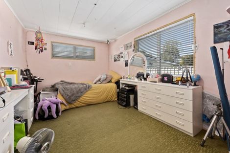 Photo of property in 12 Indiana Grove, Totara Park, Upper Hutt, 5018