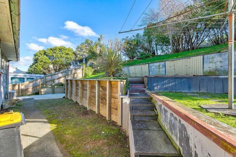 Photo of property in 19 Franklyn Road, Tawa, Wellington, 5028