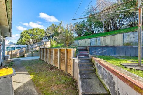 Photo of property in 19 Franklyn Road, Tawa, Wellington, 5028