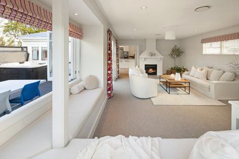 Photo of property in 74 Princes Street, Cambridge, 3434