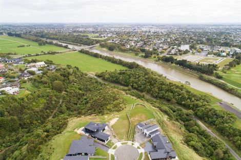 Photo of property in 73 Vaucluse Heights, Fitzherbert, Palmerston North, 4410