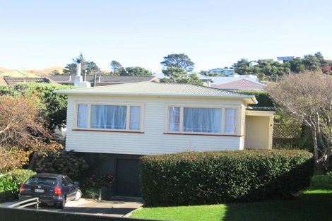 Photo of property in 17 Bassett Road, Johnsonville, Wellington, 6037