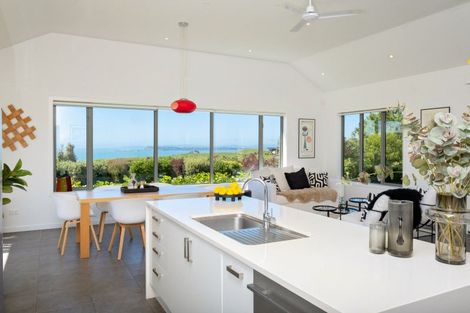 Photo of property in 4 Heipipi Drive, Eskdale, Napier, 4182