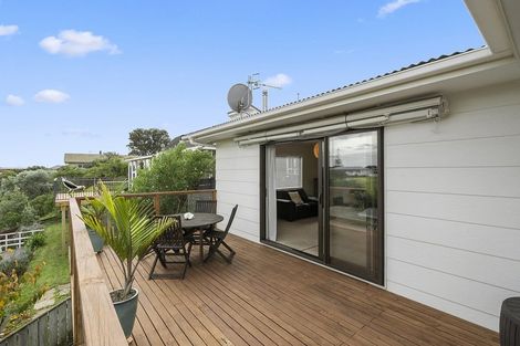 Photo of property in 14 Frances Street, Waikanae Beach, Waikanae, 5036