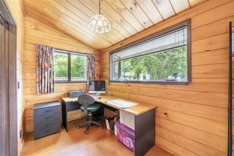 Photo of property in 135 Plateau Road, Te Marua, Upper Hutt, 5018