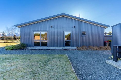Photo of property in 16 Matukituki Crescent, Twizel, 7901