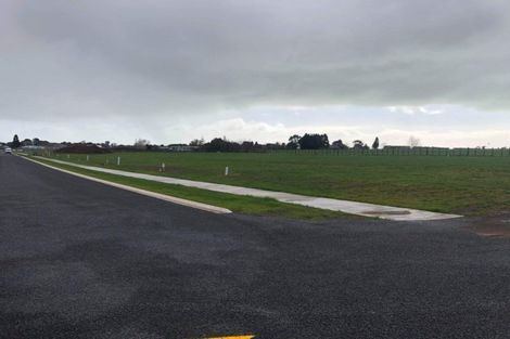 Photo of property in 13 Aratapu Street, Waitara, 4320