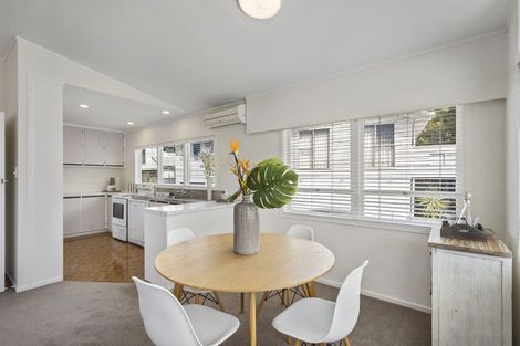 Photo of property in 7 Kathleen Street, Totara Vale, Auckland, 0627