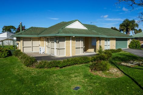 Photo of property in 3 Gairloch Place, Wattle Downs, Auckland, 2103