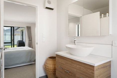 Photo of property in 6 Vantage Place, Omokoroa, 3114