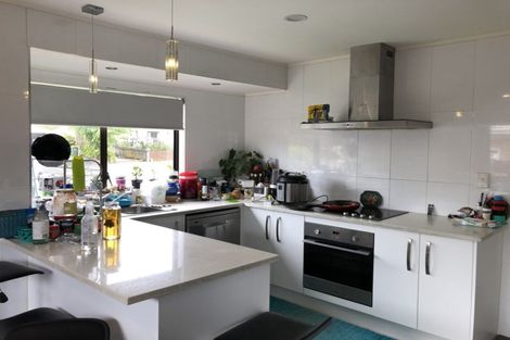 Photo of property in 1/81 Aviemore Drive, Highland Park, Auckland, 2010