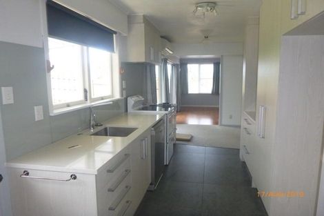 Photo of property in 2 Nielsen Place, Massey, Auckland, 0614