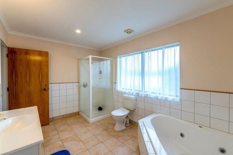 Photo of property in 36 Eruini Street, Waikanae Beach, Waikanae, 5036