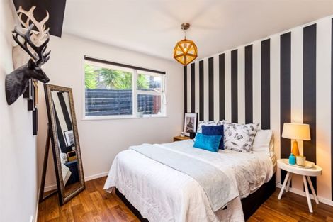 Photo of property in 1/2 Intrepid Place, Torbay, Auckland, 0630