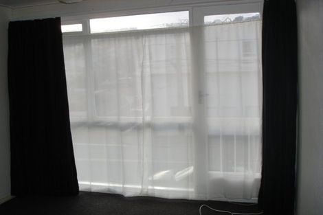 Photo of property in Milford Court Flats, 3/515 Adelaide Road, Berhampore, Wellington, 6023