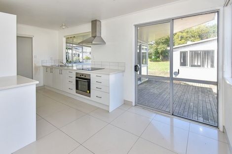 Photo of property in 31 Becker Drive, Weymouth, Auckland, 2103