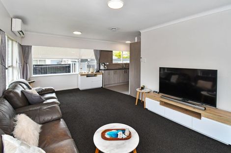 Photo of property in 2/5 Ashdown Place, Pahurehure, Papakura, 2113