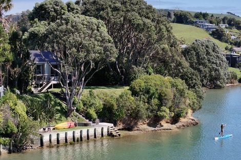 Photo of property in 33 Nihinihi Avenue, Raglan, 3225