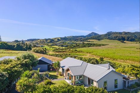 Photo of property in 5a Tui Grove, Oakura, 4314