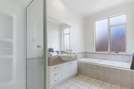 Photo of property in 5 Kentia Way, Somerville, Auckland, 2014