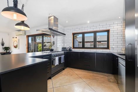 Photo of property in 13 Dixon Road, Fitzroy, Hamilton, 3206