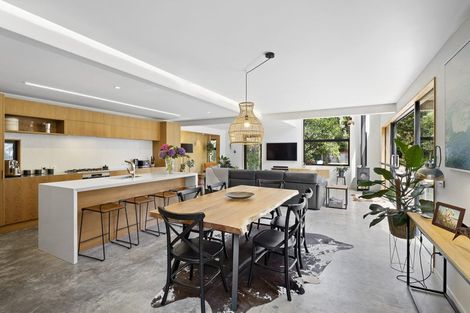 Photo of property in 76 Cutfield Road, New Plymouth, 4310