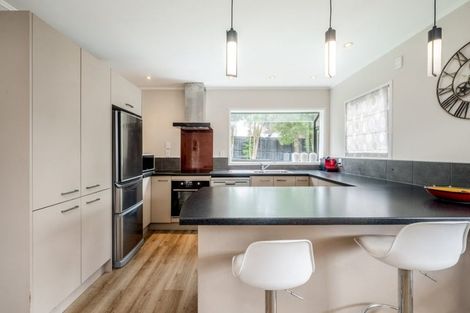 Photo of property in 2/9 Imogene Way, Half Moon Bay, Auckland, 2012