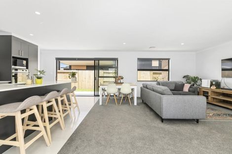 Photo of property in 97 The Boulevard, Papamoa Beach, Papamoa, 3118