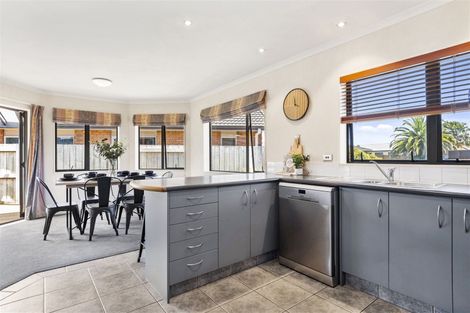 Photo of property in 15 Clydesdale Close, Papamoa Beach, Papamoa, 3118