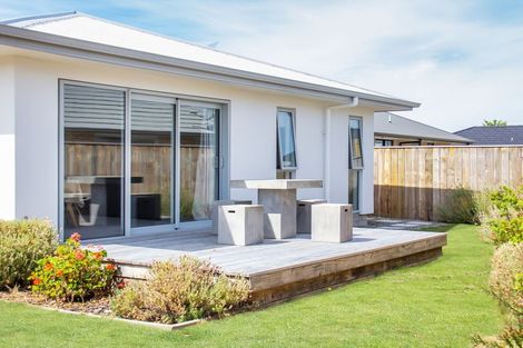 Photo of property in 18 Tarata Grove, Lansdowne, Masterton, 5810