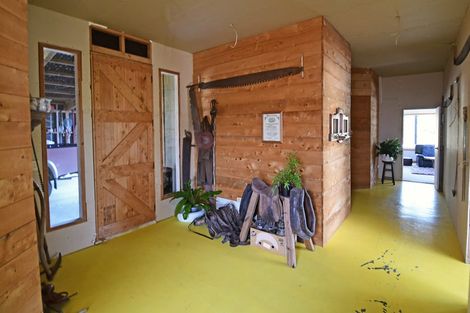 Photo of property in 18 Old School Road, Leigh, 0985