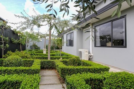 Photo of property in 5a Clovelly Street, Brooklands, New Plymouth, 4310