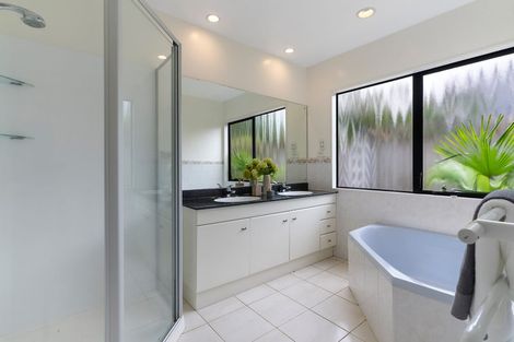 Photo of property in 15 Perendale Close, Somerville, Auckland, 2014