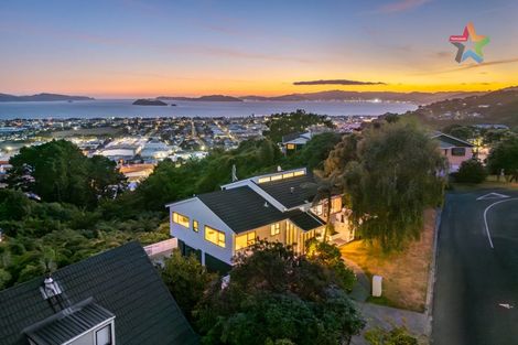 Photo of property in 18 Jacaranda Grove, Maungaraki, Lower Hutt, 5010