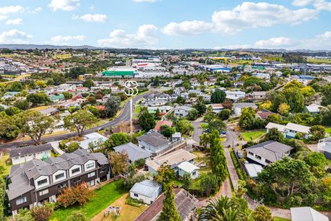 Photo of property in 6a Magdalen Place, West Harbour, Auckland, 0618