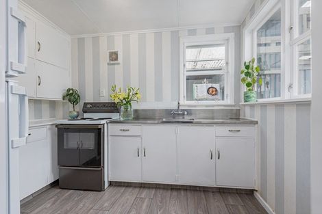 Photo of property in 10 Alexander Street, Awapuni, Palmerston North, 4412