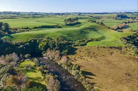 Photo of property in 27 Donnelly Street, Oakura, 4314