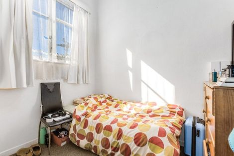 Photo of property in 81 Northland Road, Northland, Wellington, 6012