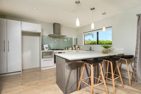 Photo of property in 1/3 Aotearoa Terrace, Murrays Bay, Auckland, 0630