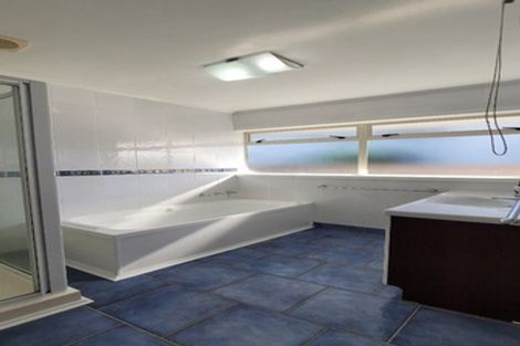 Photo of property in 31 Prince Regent Drive, Half Moon Bay, Auckland, 2012