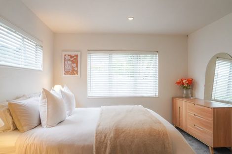 Photo of property in 49a Onewa Road, Northcote, Auckland, 0627