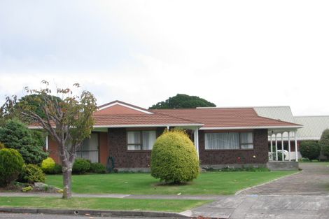 Photo of property in 10 Awanui Drive, Waikanae, 5036