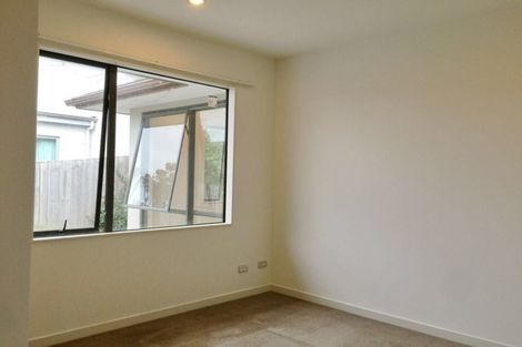 Photo of property in 16 Tekapo Rise, Fairview Heights, Auckland, 0632