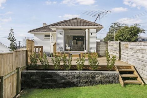 Photo of property in 1/18 Verbena Road, Birkdale, Auckland, 0626