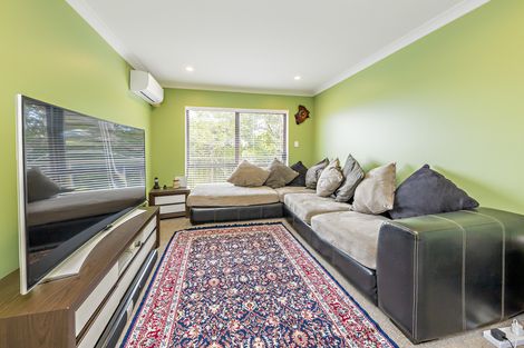 Photo of property in 9 Pistachio Place, Goodwood Heights, Auckland, 2105