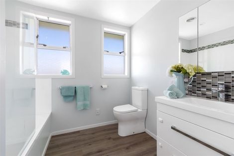 Photo of property in 31 Whanga Crescent, Titahi Bay, Porirua, 5022