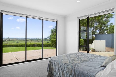 Photo of property in 5 Medhurst Road, Bombay, 2675