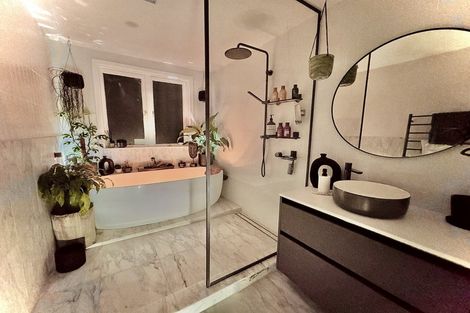 Photo of property in 50 Great North Road, Riverhead, 0820